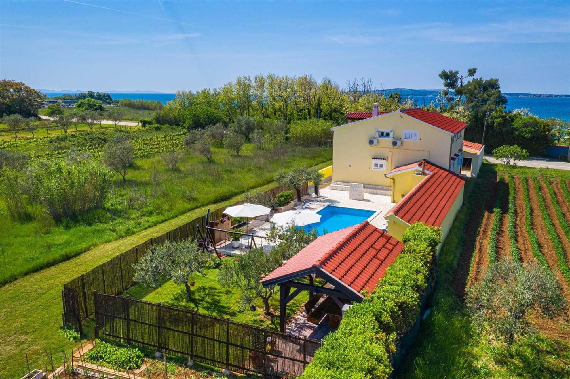 Apartment House Simoni With Pool, Zadar County Privlaka  Exterior photo
