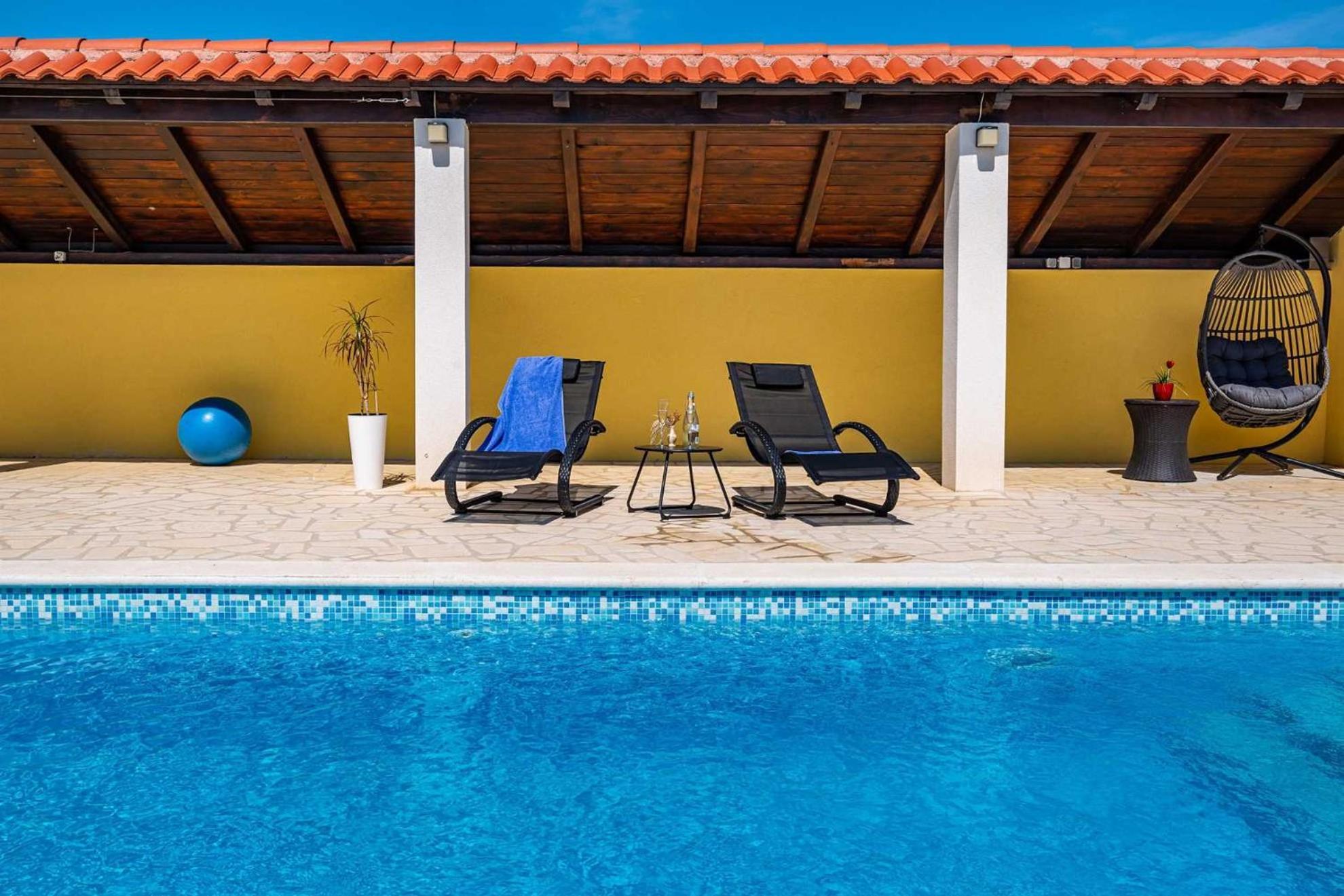 Apartment House Simoni With Pool, Zadar County Privlaka  Exterior photo