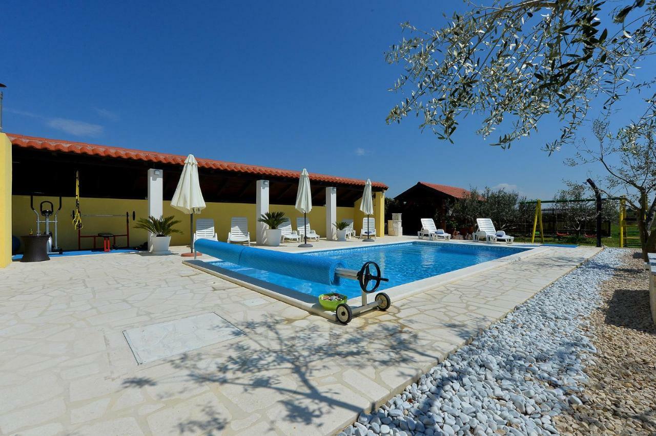 Apartment House Simoni With Pool, Zadar County Privlaka  Exterior photo