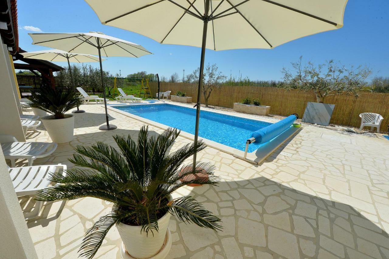 Apartment House Simoni With Pool, Zadar County Privlaka  Exterior photo